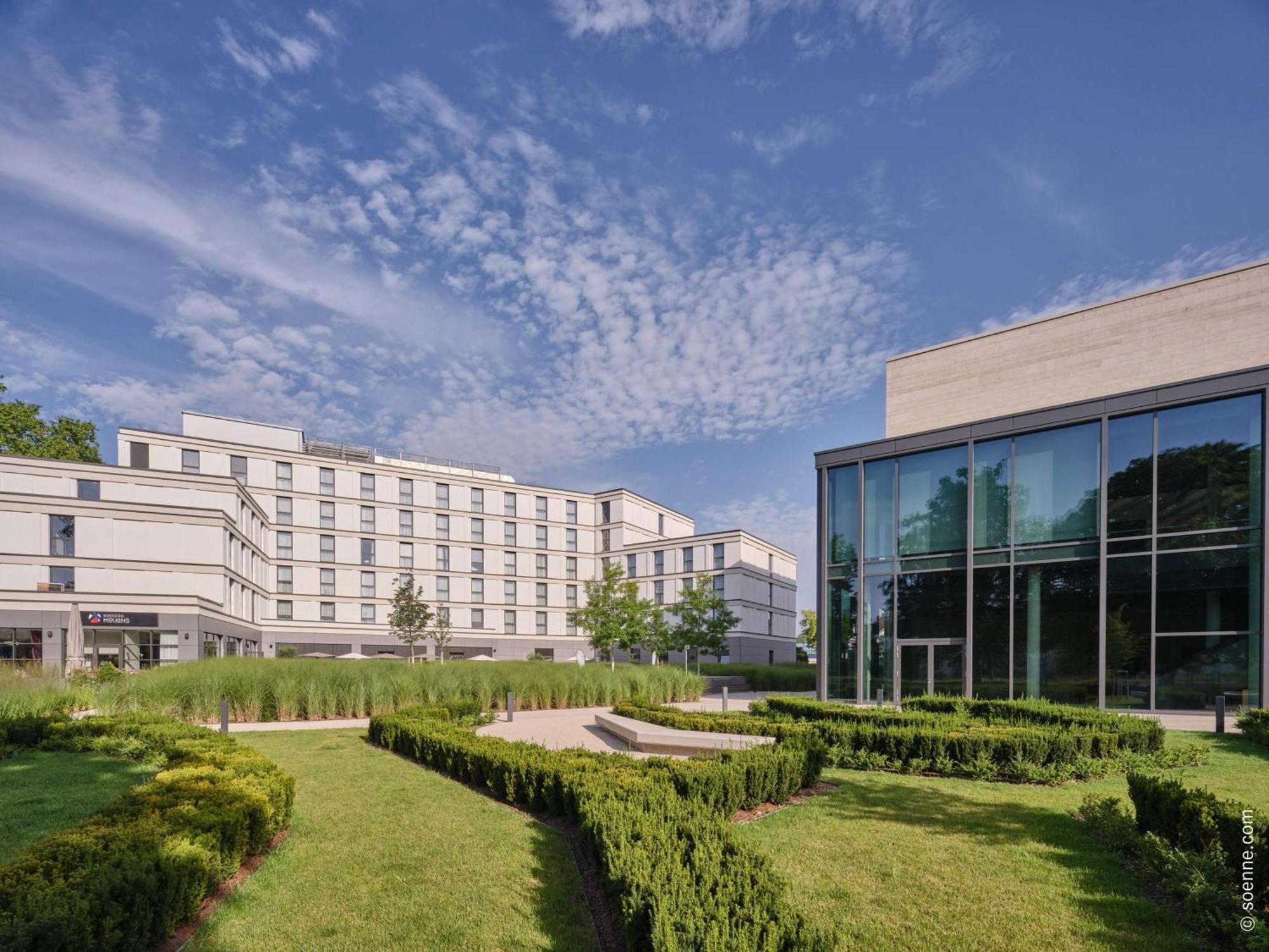 Dorint Parkhotel Frankfurt / Bad Vilbel Buitenkant foto